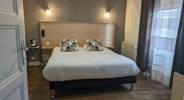 Двухместный номер Comfort Logis Hôtel Le Saint Florent