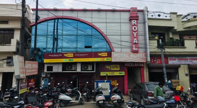 OYO 82905 Hotel Royal, Rezervovat Hotel Hotely v Rewari s parkováním, Parkování