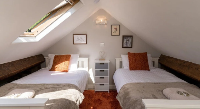 Stunning 2 Bed Cottage in Fordwells