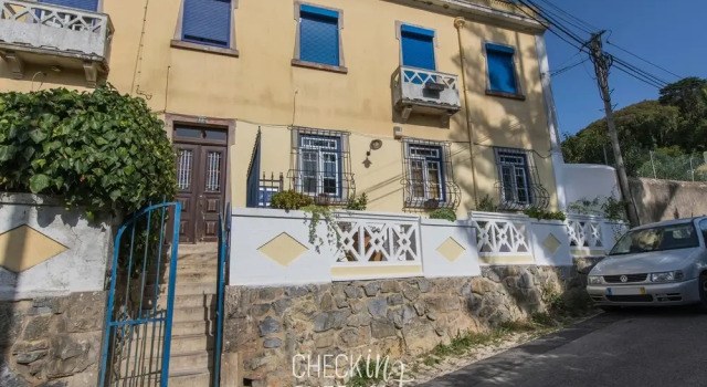 CheckinCheckout - Casa das Murtas, Забронировать Отель Синтра Sintra-Cascais Natural Park, рядом с Церковь Сан-Мартиньйо