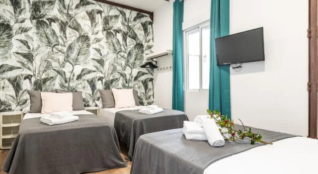BNBHolder Tropical CENTRE, Забронировать Отель Арганзуэла Мадрид, рядом с Дом-музей Лопе де Вега