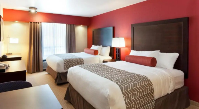 Четырёхместный номер Deluxe The Kanata Inns Invermere