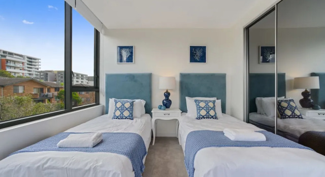 New Luxury Apartment Walking to Shops & Cinema