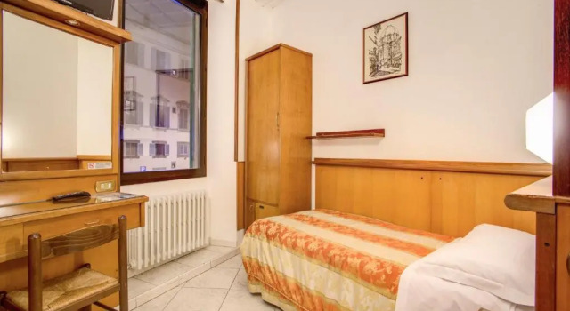 Одноместный номер Standard с красивым видом из окна Hotel Lorena