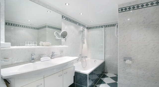 Полулюкс Superior Hotel Angela