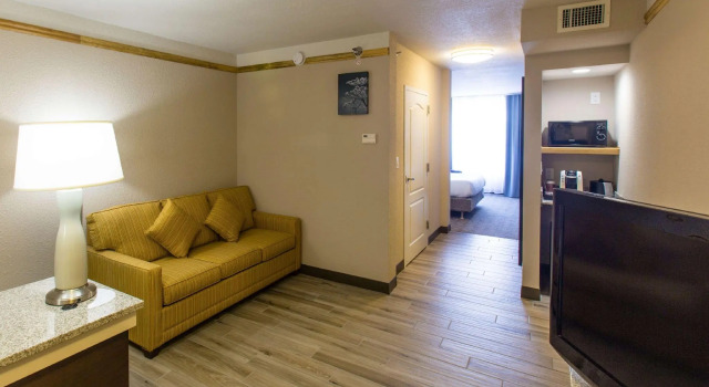 Полулюкс Hilton Garden Inn Grand Forks-Und