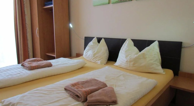 Gästehaus Krappinger/Pizzeria Mamma Mia, Buchen Sie Hotel Ossiach Ossiacher See