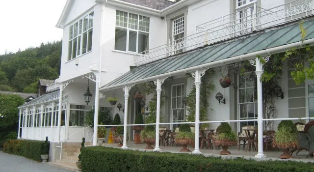 Plas Maenan Country House