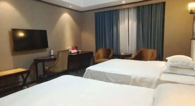 Шестиместный люкс Goubin Hotel