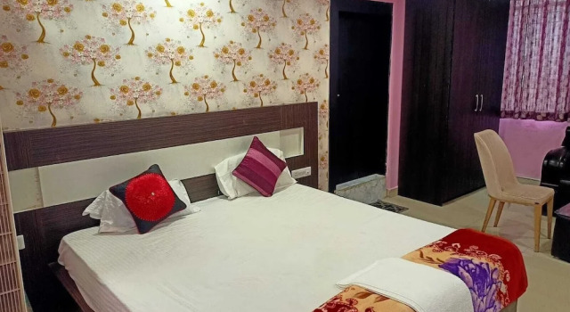 Raj Mahal Rooms & Banquet Hall, Забронировать Отель Недорогие отели штата Карнатаки, недорого