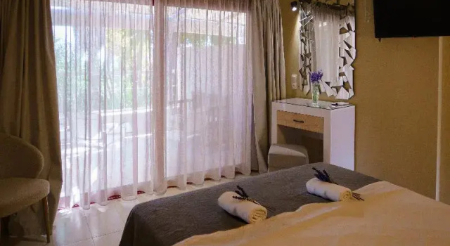 Номер Standard с балконом и с видом на сад Rouda Bay Beach Hotel