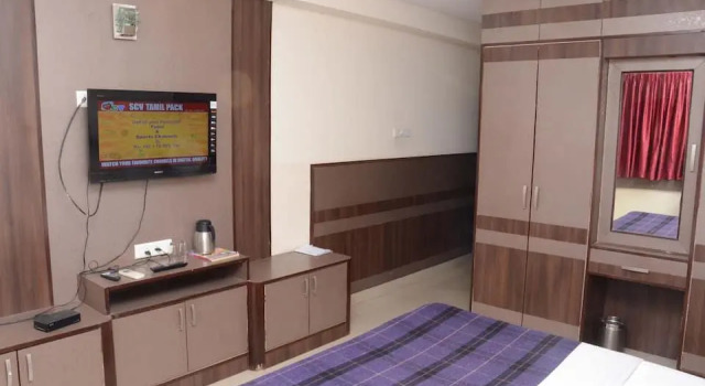 Hotel Mars Near Airport