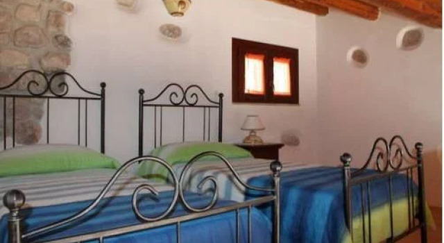 Agriturismo La Fiumara, Book Hotel Hotels in Sicily with Parking, Parking