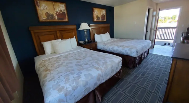 Четырёхместный номер Deluxe Water Front Inn