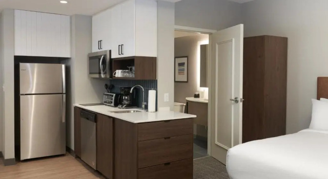 Четырёхместный люкс Staybridge Suites Wilmington Downtown by IHG