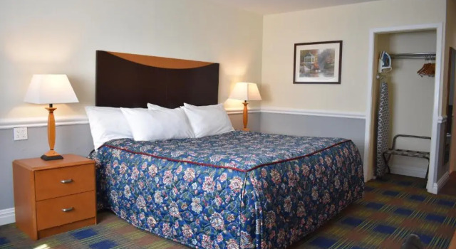 Номер Standard East Norwich Inn