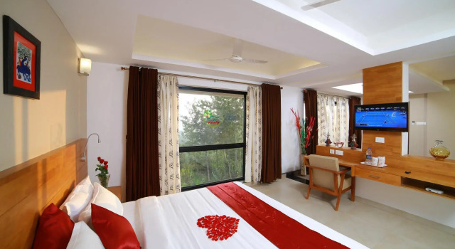 The Munnar Queen