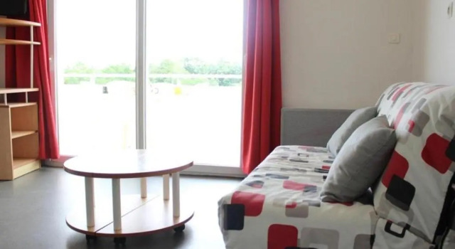 Appartement La Rochelle, 2 pièces, 4 personnes - FR-1-246-177, Rezerwuj Apartament Hotele w Charente-Maritime z basenem, Basen