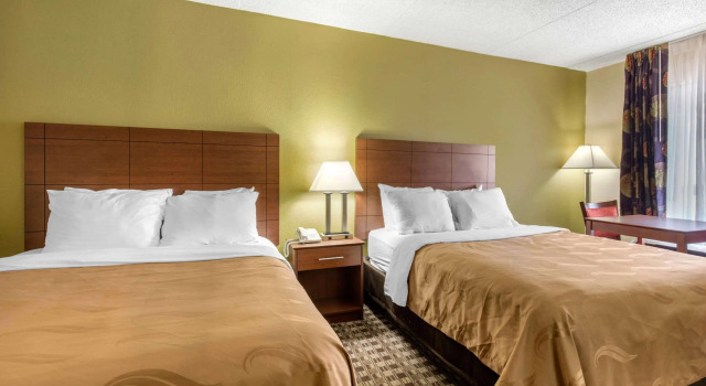 Четырёхместный номер Standard Quality Inn Lebanon