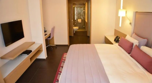 Номер Standard Saifi Suites Hotel