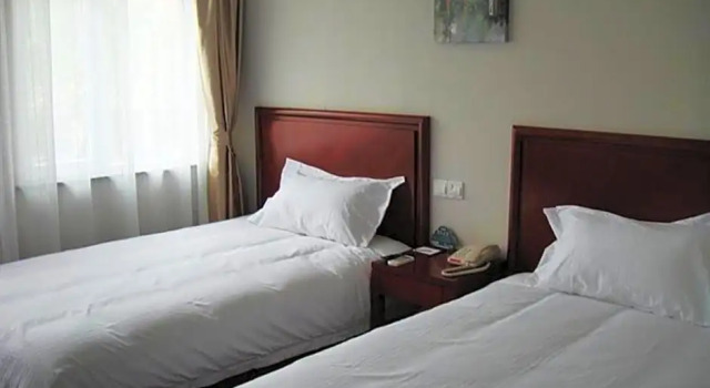 Семейный номер Standard GreenTree Inn Shanghai Guangxin Road Tongji Hospital Express Hotel