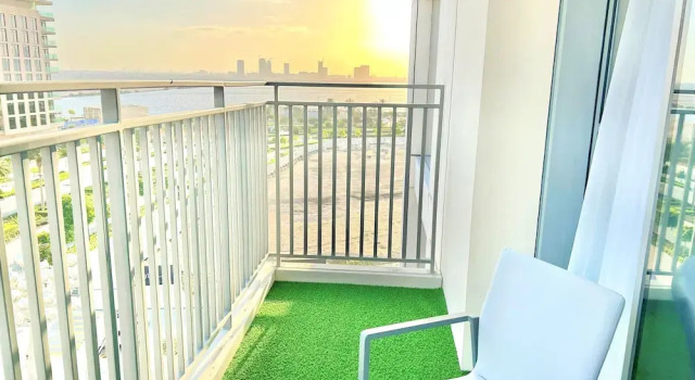 Апартаменты Elegant Stay: Balcony & Stunning Dubai Creek Views