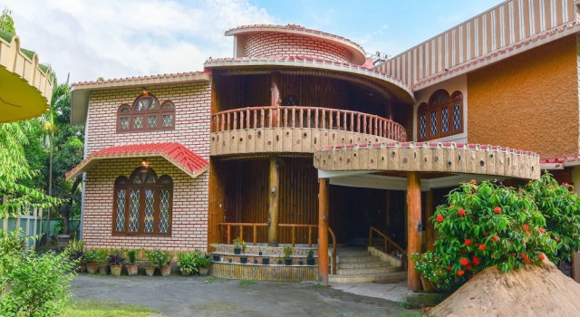 OYO 15933 Hotel V Square