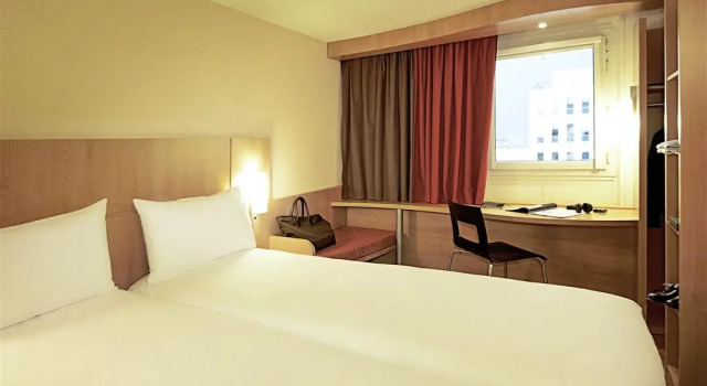 Hôtel ibis Cambrai, Varaa Hotelli Cambrai Picardy
