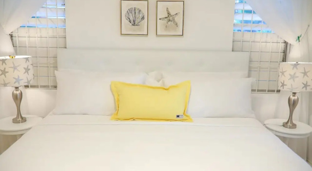 Апартаменты Deluxe New Kingston's Deluxe Apartment