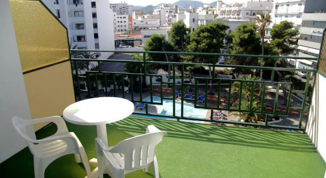 Двухместный номер с балконом Hotel Tropical