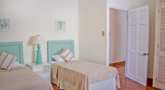Amazing Beach Front Villa on the South Coast, Prenota Villa Worthing Barbados