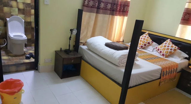 Двухместный номер Comfort с 3 комнатами с балконом и с видом на сад BnB Royal Tourist House