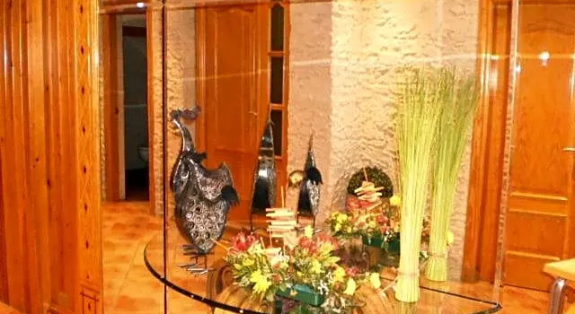Hotel Restaurante El Colono, Book Hotel Hotels in Aragon with Parking, Parking