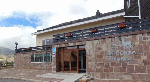 Hotel La Corza Blanca, Rezerwuj Hotel Hotele w Kantabria z parkingiem, Parking