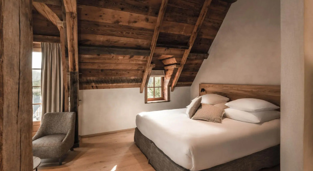 Auberge de la Source - Hôtel & Spa, Забронировать Хостел Отели Кота Флёри с парковкой, Парковка
