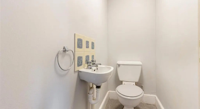 Апартаменты Modern 2 Bedroom Apartment with Free Parking!
