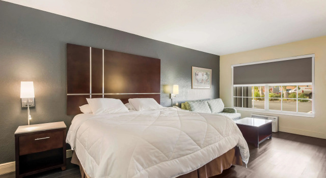 Двухместный номер Standard SureStay Hotel by Best Western Sarasota Lido Beach