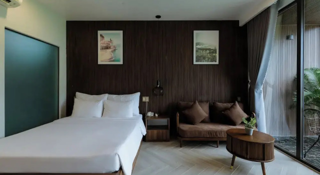Двухместный номер Deluxe с балконом Tuấn Ninh Hotel I