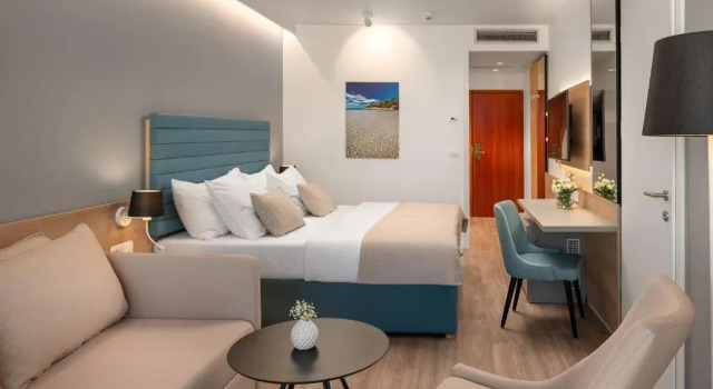 Семейный номер Superior с балконом и с частичным видом на море Valamar Meteor Hotel