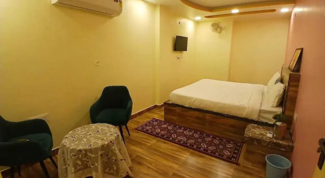 Pragati Hotel, Забронировать Отель Отели штата Раджастхана с парковкой, Парковка