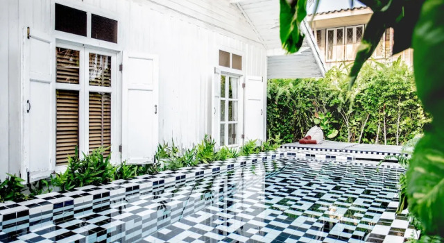 Вилла The Hen Hua Hin Private Beach Villa