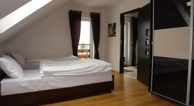 JD Apartamenty - Klimatyzacja, basen, parking i wifi w cenie, Забронировать Апартаменты/квартира Мыслаковице 