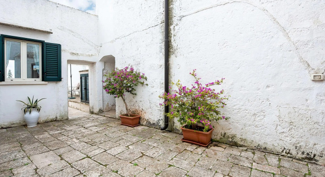 Quaint Holiday Home in Lecce Apulia near Town Center