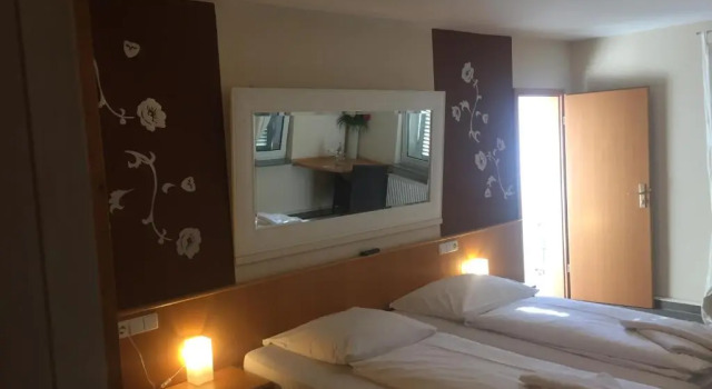 Номер Economy Hotel Krone