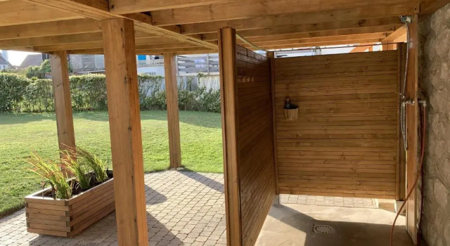 La Villa L'escale, Varaa Villa Mökit kohteessa Opal Coast, Mökki