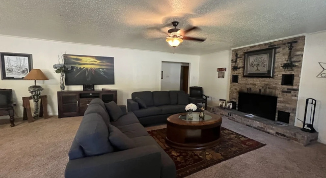 Коттедж Two bedroom House with fenced in yard, covered patio area, located at the Joplin Inn at the entrance to Mountain Harbor, just 1 1/2 miles from Lake Ouachita. by RedAwning