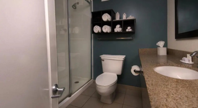 Номер Standard с видом на город Courtyard by Marriott Riverfront New Bern