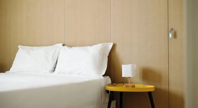 1-Bed apartment with balcony near subway