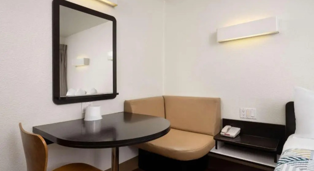Четырёхместный номер Standard Motel 6-Goleta, CA - Santa Barbara