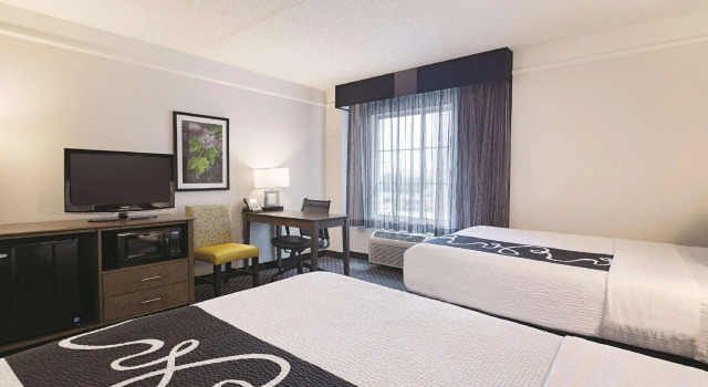 Четырёхместный номер Standard La Quinta by Wyndham Dallas Plano West